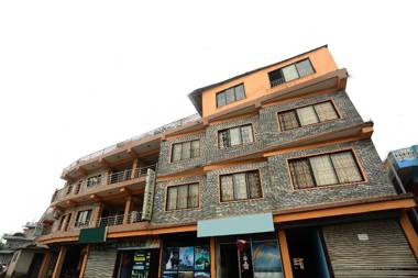 OYO 685 Hotel The Beehive