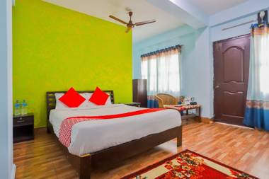 OYO 659 Hotel Lake Tower