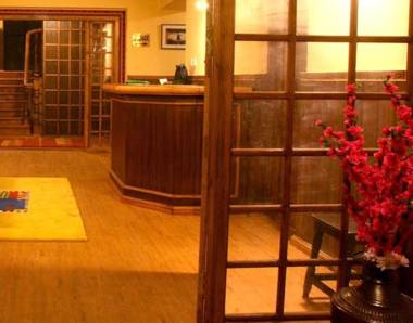 Yeti Mountain Home Monjo