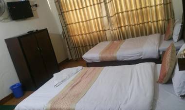 Hotel Holy Temple Tree