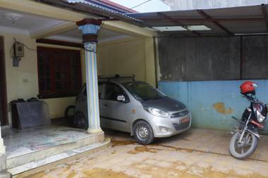 Sara's Backpackers Hotel