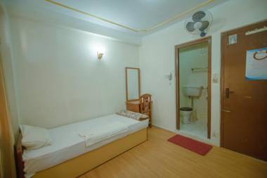 Hotel Triratna