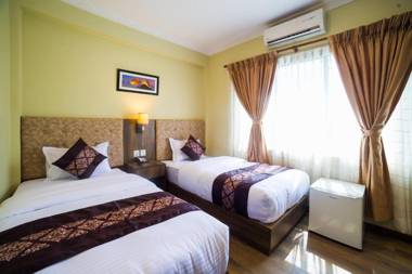 Ganapati Airport Hotel