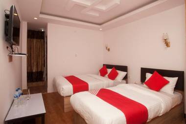 OYO 776 Hotel R Valley View & Family Restaurant