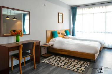 Urban Apartments and Rooms