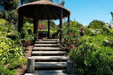 Oneroa Secret Garden Apartments