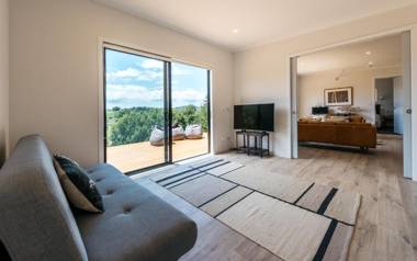 Tui Villa at Putaki Bay