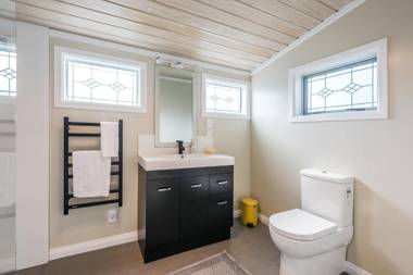 Pohutukawa Cottage Waiheke Island