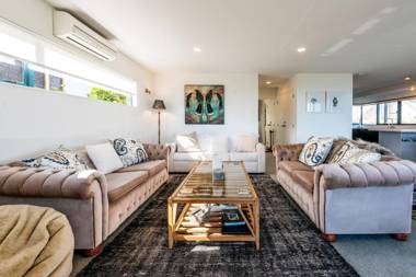 Sol Vista - Waiheke Holiday Home