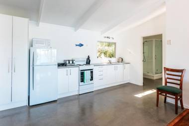 Beachfront Seclusion - Oneroa Holiday Home