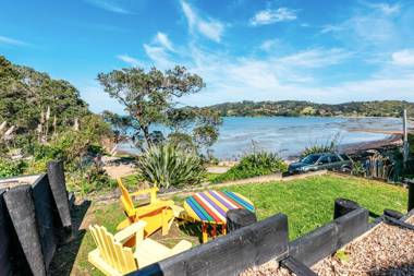 Beachfront Seclusion - Oneroa Holiday Home