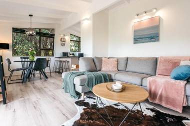 Sol Spa Oasis - Surfdale Holiday Home