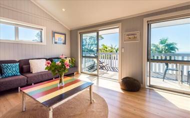 THE WAIHEKE PAD - in the heart of Oneroa!