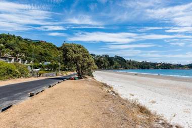 Sanctuary On The Beach - Onetangi by Waiheke Unlimited