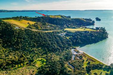 The Apartment - Sea Views at Te Whau Point by Waiheke Unlimited