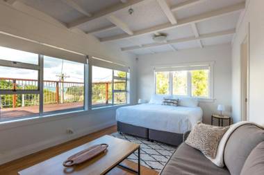 Moana Cottage - Ocean views