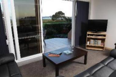 Admiralty Lodge Motel