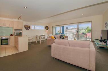 Crow's Nest Apartments