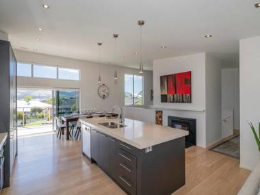 Aquila Waters - Whitianga Holiday Home