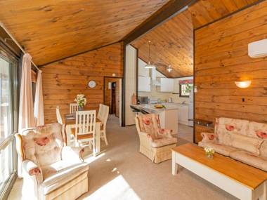 Sky Blue Bach - Whitianga Holiday Home