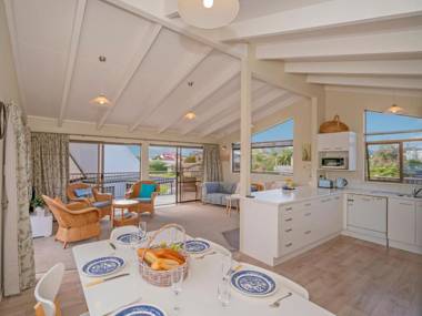 Seabreeze on Cook - Whitianga Holiday Home