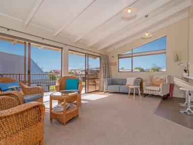 Seabreeze on Cook - Whitianga Holiday Home