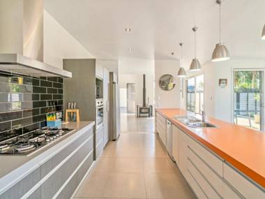 Acacia Cote - Whitianga Holiday Home