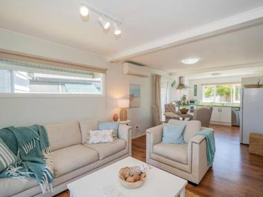 The Doll's House - Whitianga Holiday Home