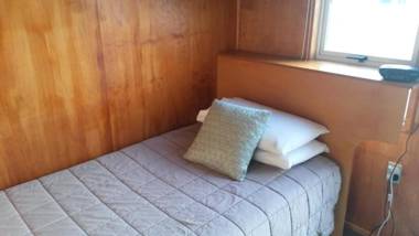 747 Motel & Car Hire