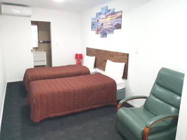 Newlands Court Motel