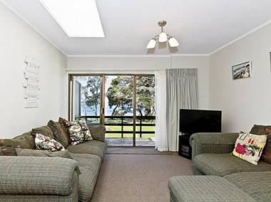Beachside at Snells - Snells Beach Holiday Apartment