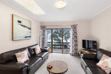 Sunny Sea Views - Snells Beach Holiday Home