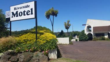 Riverside Motel