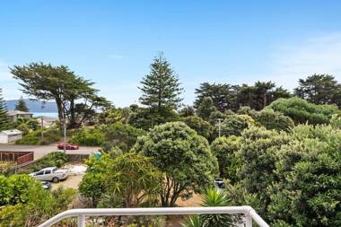 Seaside House - Waikanae Beach Bach