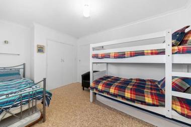 Calapso Cottage - Waikanae Beach Holiday Home