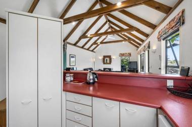 Waimea Cottage - Waikanae Holiday Home