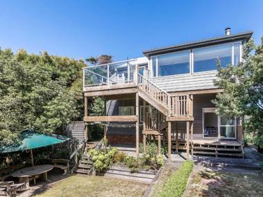 Kapiti at The Coast - Waikanae Holiday Home