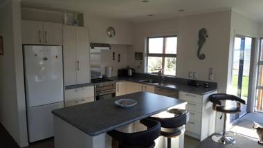 Athenree Waterside Accommodation