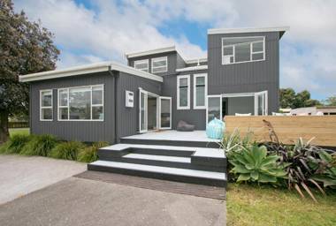 Good Times and Tan Lines - Waihi Beach Holiday Home