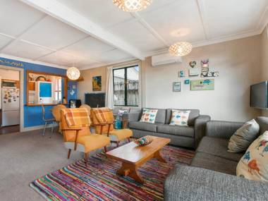 Beach Serene - Waihi Beach Bach