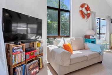 Coastal Charm - Waihi Beach Holiday Home