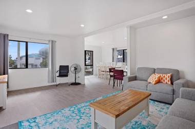 A Wave From It All - Waihi Beach Holiday Home