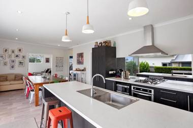 A Reel Retreat - Waihi Beach Holiday Home