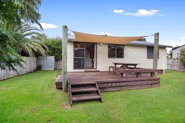 Relax Cabin - Waihi Beach Holiday Home