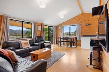 Relax Cabin - Waihi Beach Holiday Home