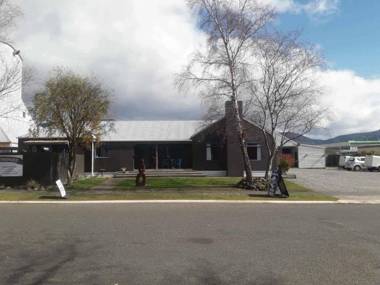 Golden Fern Backpackers