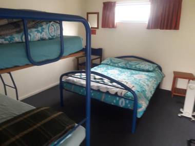 Golden Fern Backpackers