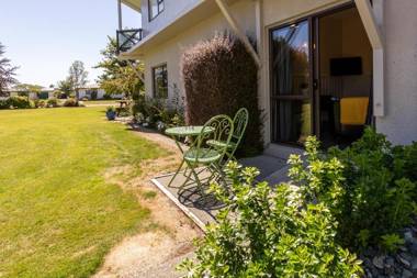 ASURE Explorer Motel & Apartments