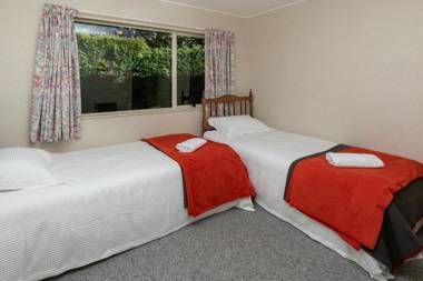 Kepler Retreat - Te Anau Holiday Home
