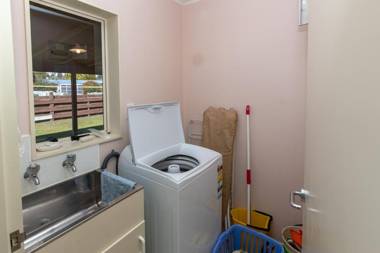 Kepler Retreat - Te Anau Holiday Home